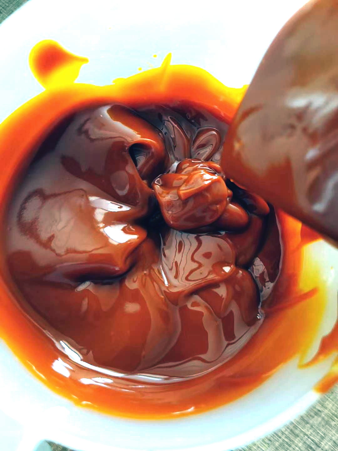 Cold-process soap paste craft still from ZAOLI workshop